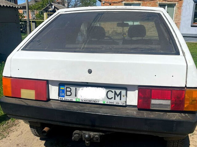 Белый ВАЗ 2109, объемом двигателя 1.3 л и пробегом 300 тыс. км за 950 $, фото 3 на Automoto.ua