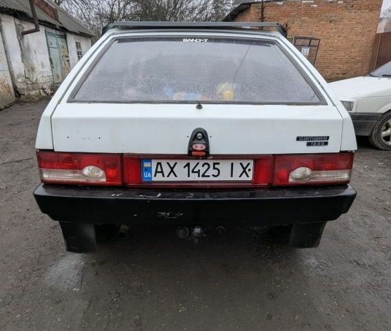 Белый ВАЗ 2109, объемом двигателя 1.5 л и пробегом 300 тыс. км за 1350 $, фото 3 на Automoto.ua