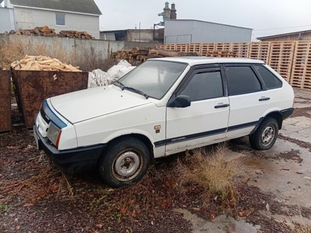 Белый ВАЗ 2109, объемом двигателя 0 л и пробегом 160 тыс. км за 834 $, фото 2 на Automoto.ua