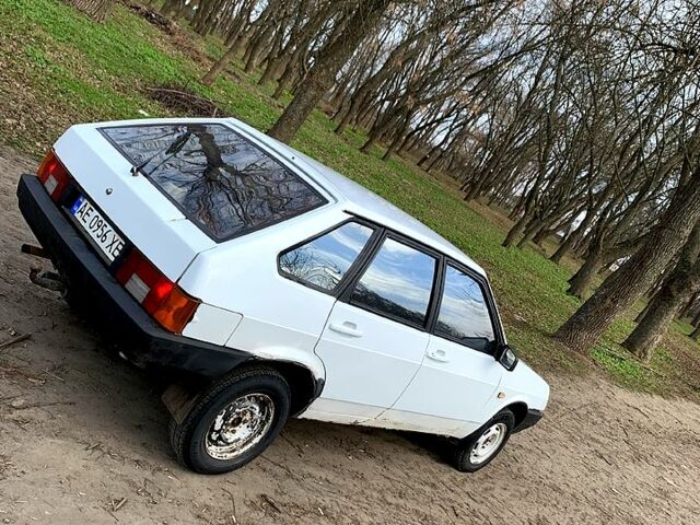 Белый ВАЗ 2109, объемом двигателя 1.5 л и пробегом 0 тыс. км за 1000 $, фото 5 на Automoto.ua