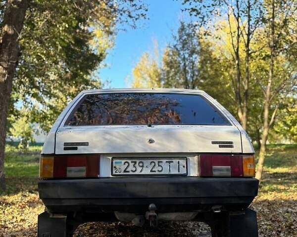 Белый ВАЗ 2109, объемом двигателя 1.3 л и пробегом 200 тыс. км за 900 $, фото 3 на Automoto.ua