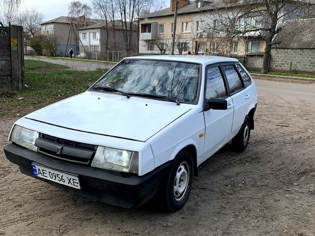 Белый ВАЗ 2109, объемом двигателя 1.5 л и пробегом 0 тыс. км за 1000 $, фото 1 на Automoto.ua