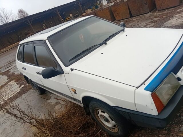 Белый ВАЗ 2109, объемом двигателя 0 л и пробегом 160 тыс. км за 834 $, фото 1 на Automoto.ua