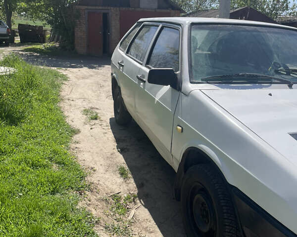 Белый ВАЗ 2109, объемом двигателя 1.3 л и пробегом 300 тыс. км за 1050 $, фото 1 на Automoto.ua