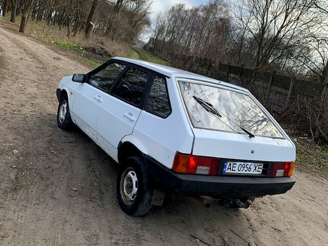 Белый ВАЗ 2109, объемом двигателя 1.5 л и пробегом 0 тыс. км за 1000 $, фото 2 на Automoto.ua