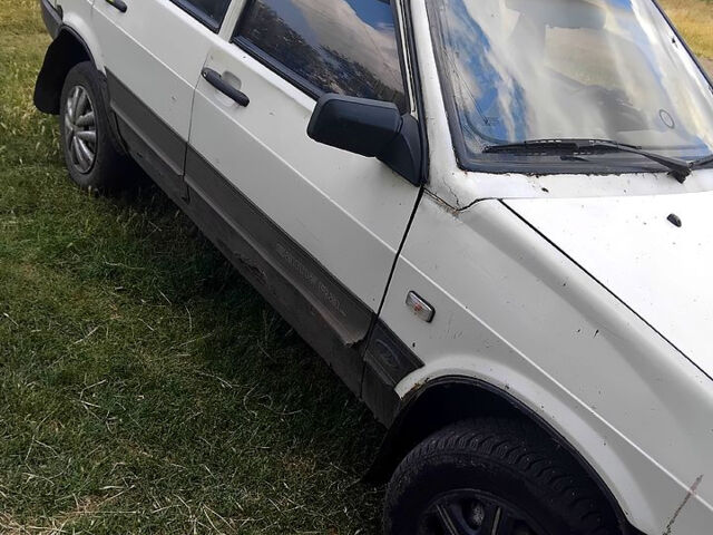 Белый ВАЗ 2109, объемом двигателя 1.5 л и пробегом 0 тыс. км за 720 $, фото 2 на Automoto.ua