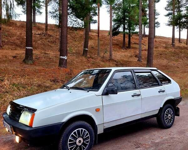 Білий ВАЗ 2109, об'ємом двигуна 1.5 л та пробігом 325 тис. км за 1000 $, фото 9 на Automoto.ua