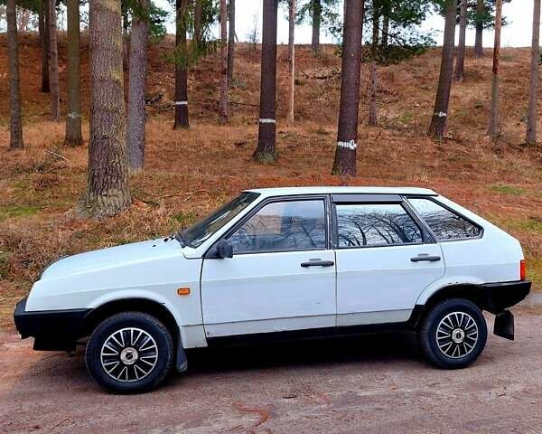 Білий ВАЗ 2109, об'ємом двигуна 1.5 л та пробігом 325 тис. км за 1000 $, фото 7 на Automoto.ua