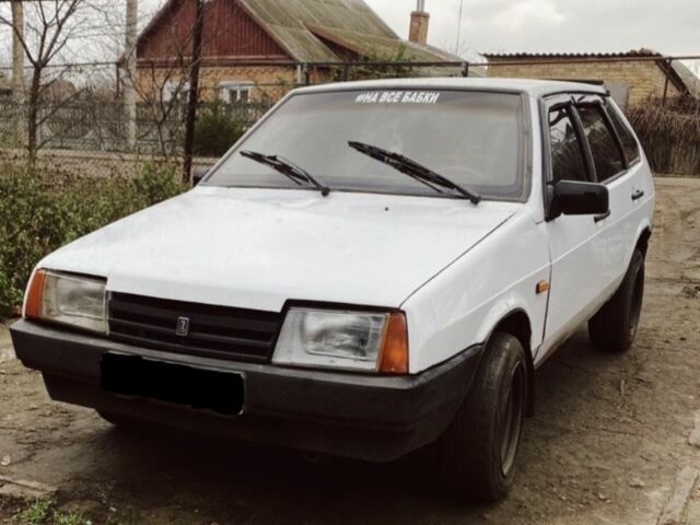 Белый ВАЗ 2109, объемом двигателя 1.5 л и пробегом 1000 тыс. км за 951 $, фото 2 на Automoto.ua