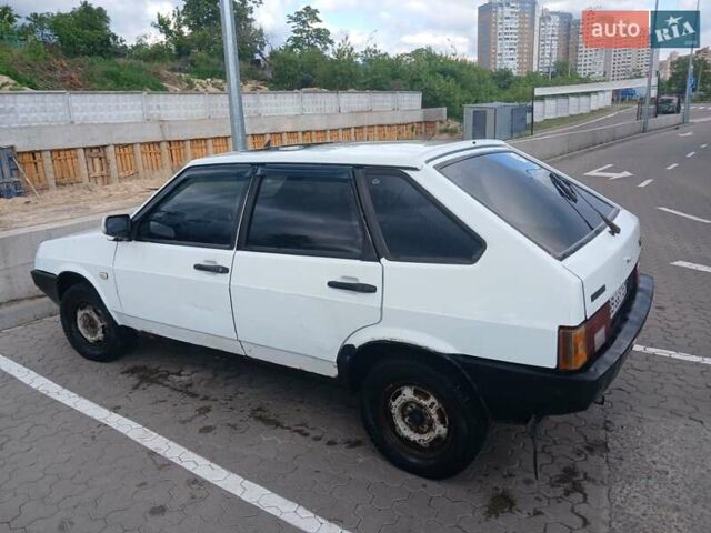 Белый ВАЗ 2109, объемом двигателя 1.3 л и пробегом 200 тыс. км за 900 $, фото 6 на Automoto.ua