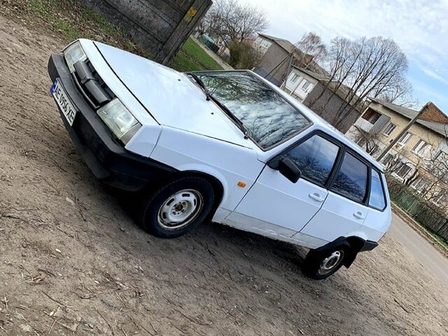 Белый ВАЗ 2109, объемом двигателя 1.5 л и пробегом 0 тыс. км за 1000 $, фото 3 на Automoto.ua