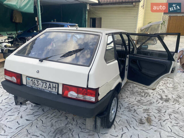 Белый ВАЗ 2109, объемом двигателя 1.3 л и пробегом 260 тыс. км за 1300 $, фото 3 на Automoto.ua