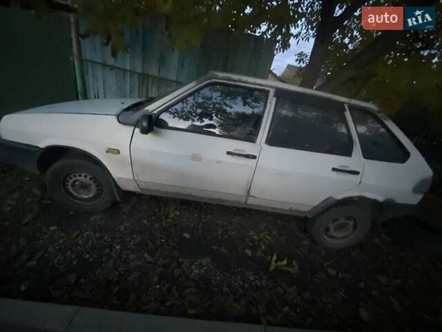 Белый ВАЗ 2109, объемом двигателя 1.5 л и пробегом 100 тыс. км за 600 $, фото 2 на Automoto.ua