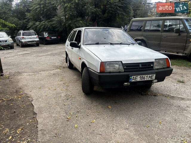 Белый ВАЗ 2109, объемом двигателя 1.5 л и пробегом 300 тыс. км за 1199 $, фото 1 на Automoto.ua