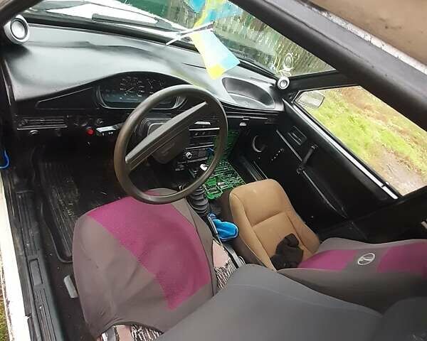 ВАЗ 2109 1994 в Кропивницком (Кировограде) на Automoto.ua Белый ВАЗ 2109, объемом двигателя 1.5 л и пробегом 332 тыс. км за 1250 $, фото 3 на Automoto.ua