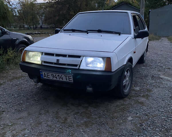 Белый ВАЗ 2109, объемом двигателя 1.5 л и пробегом 30 тыс. км за 1195 $, фото 2 на Automoto.ua