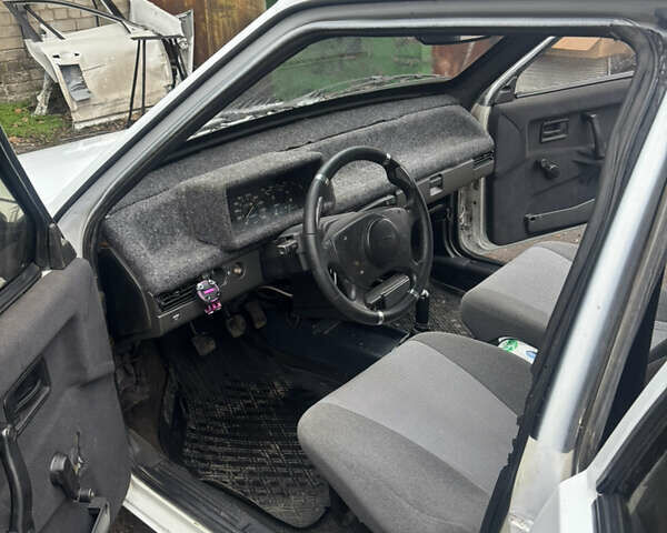 Белый ВАЗ 2109, объемом двигателя 1.3 л и пробегом 100 тыс. км за 1300 $, фото 5 на Automoto.ua