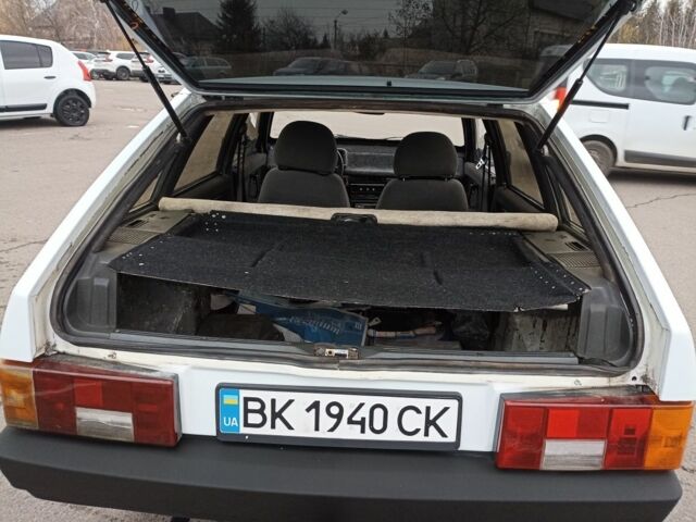 Белый ВАЗ 2109, объемом двигателя 1.3 л и пробегом 250 тыс. км за 1000 $, фото 6 на Automoto.ua