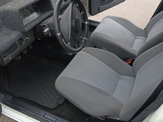 Белый ВАЗ 2109, объемом двигателя 1.3 л и пробегом 250 тыс. км за 1000 $, фото 5 на Automoto.ua