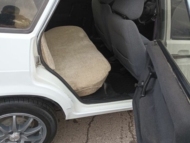 Белый ВАЗ 2109, объемом двигателя 1.3 л и пробегом 250 тыс. км за 1000 $, фото 7 на Automoto.ua