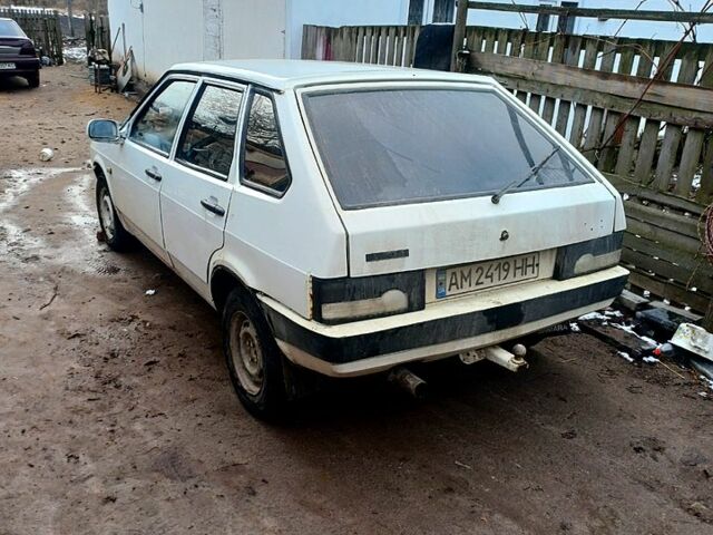 Белый ВАЗ 2109, объемом двигателя 1.5 л и пробегом 0 тыс. км за 1100 $, фото 2 на Automoto.ua