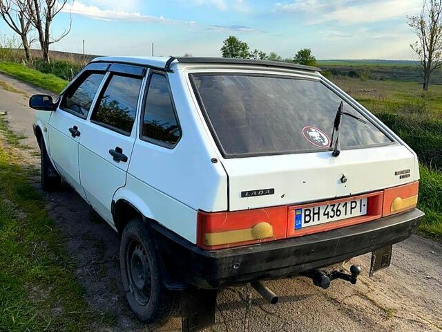 Белый ВАЗ 2109, объемом двигателя 1.5 л и пробегом 165 тыс. км за 1250 $, фото 4 на Automoto.ua