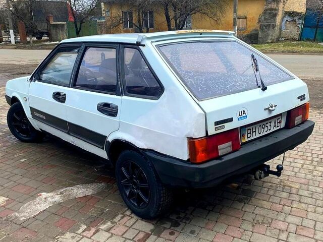 Белый ВАЗ 2109, объемом двигателя 1.5 л и пробегом 0 тыс. км за 1000 $, фото 4 на Automoto.ua