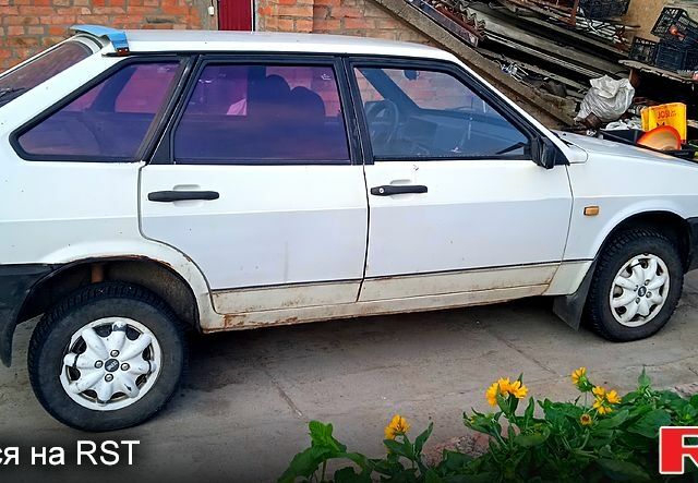 Белый ВАЗ 2109, объемом двигателя 1.5 л и пробегом 358 тыс. км за 1100 $, фото 2 на Automoto.ua