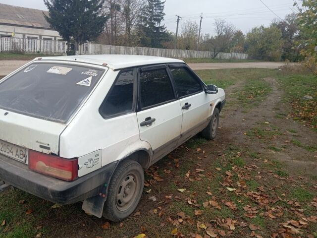 Белый ВАЗ 2109, объемом двигателя 1.3 л и пробегом 200 тыс. км за 600 $, фото 3 на Automoto.ua