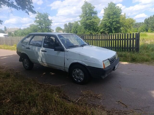 Белый ВАЗ 2109, объемом двигателя 1.3 л и пробегом 200 тыс. км за 536 $, фото 1 на Automoto.ua