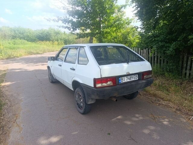 Белый ВАЗ 2109, объемом двигателя 1.3 л и пробегом 200 тыс. км за 536 $, фото 4 на Automoto.ua