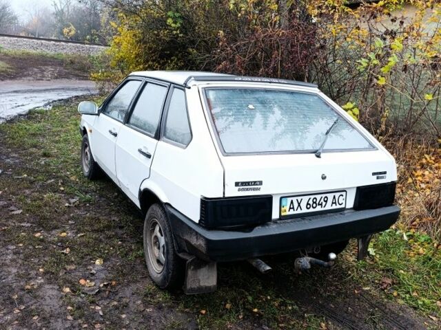 Белый ВАЗ 2109, объемом двигателя 1.5 л и пробегом 2 тыс. км за 1100 $, фото 2 на Automoto.ua