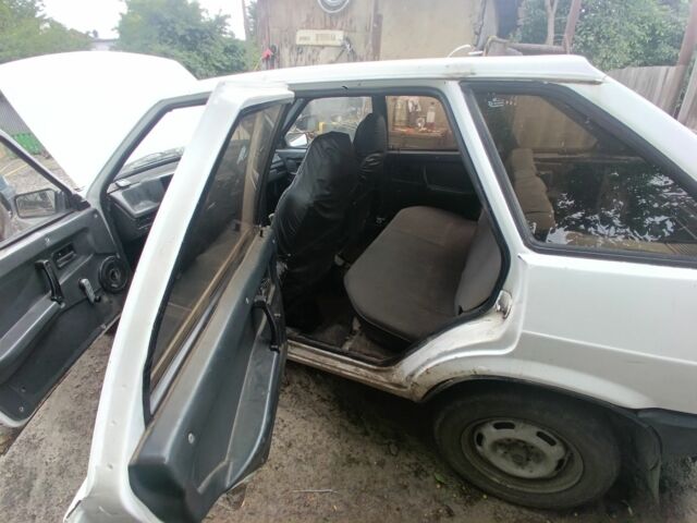 Белый ВАЗ 2109, объемом двигателя 1.5 л и пробегом 71 тыс. км за 594 $, фото 3 на Automoto.ua