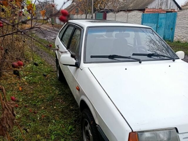 Белый ВАЗ 2109, объемом двигателя 1.5 л и пробегом 2 тыс. км за 1100 $, фото 3 на Automoto.ua