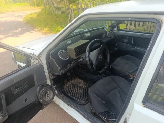 Белый ВАЗ 2109, объемом двигателя 1.3 л и пробегом 200 тыс. км за 536 $, фото 5 на Automoto.ua