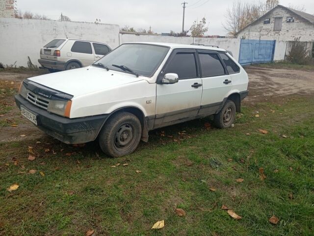 Белый ВАЗ 2109, объемом двигателя 1.3 л и пробегом 200 тыс. км за 600 $, фото 5 на Automoto.ua