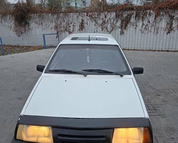 Белый ВАЗ 2109, объемом двигателя 1.3 л и пробегом 950 тыс. км за 1250 $, фото 6 на Automoto.ua