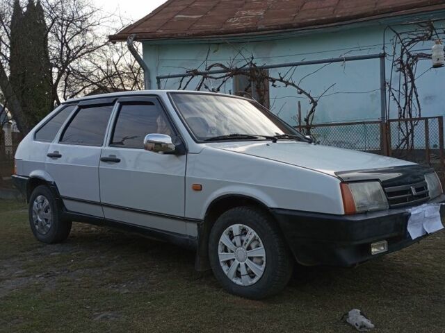 Белый ВАЗ 2109, объемом двигателя 1.5 л и пробегом 100 тыс. км за 1000 $, фото 1 на Automoto.ua
