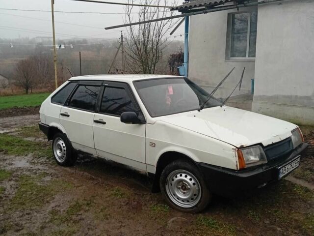 Белый ВАЗ 2109, объемом двигателя 1.5 л и пробегом 200 тыс. км за 650 $, фото 3 на Automoto.ua