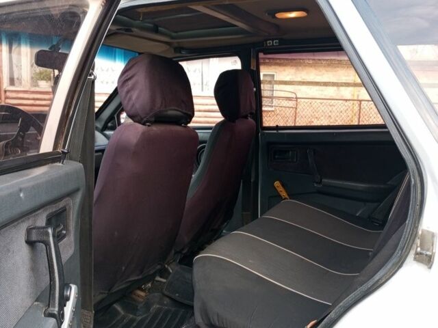 Белый ВАЗ 2109, объемом двигателя 1.5 л и пробегом 100 тыс. км за 1000 $, фото 4 на Automoto.ua