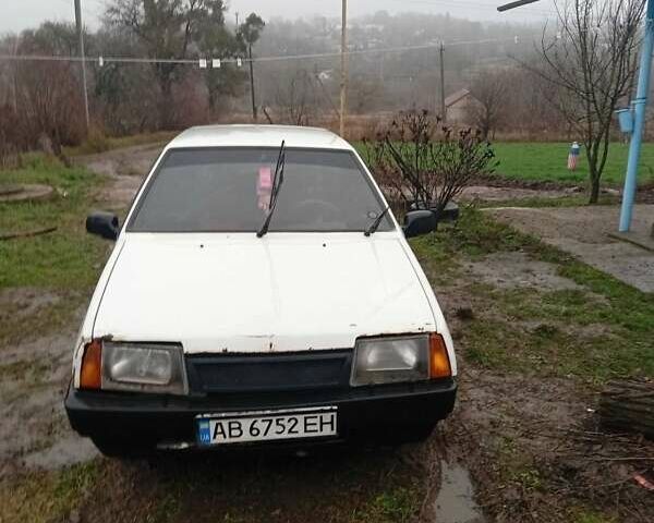 Белый ВАЗ 2109, объемом двигателя 1.5 л и пробегом 200 тыс. км за 650 $, фото 3 на Automoto.ua