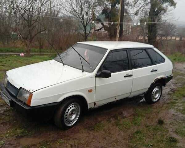 Белый ВАЗ 2109, объемом двигателя 1.5 л и пробегом 200 тыс. км за 650 $, фото 1 на Automoto.ua