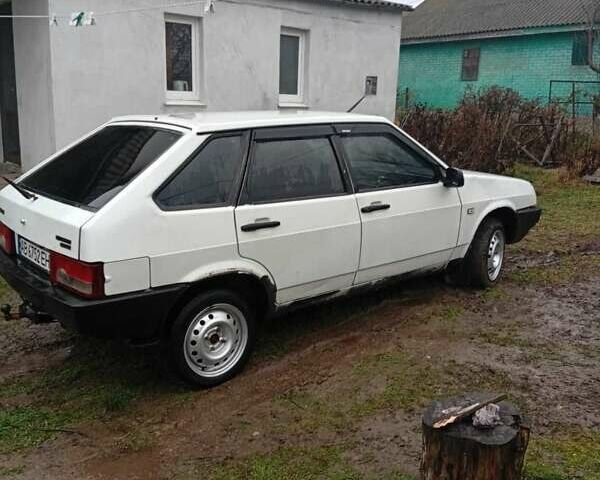 Белый ВАЗ 2109, объемом двигателя 1.5 л и пробегом 200 тыс. км за 650 $, фото 4 на Automoto.ua
