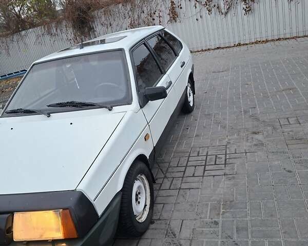Белый ВАЗ 2109, объемом двигателя 1.3 л и пробегом 950 тыс. км за 1250 $, фото 9 на Automoto.ua