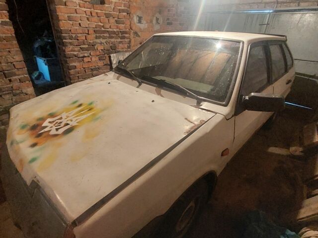 Белый ВАЗ 2109, объемом двигателя 1.5 л и пробегом 446 тыс. км за 359 $, фото 1 на Automoto.ua