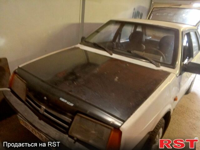Белый ВАЗ 2109, объемом двигателя 1.5 л и пробегом 0 тыс. км за 450 $, фото 4 на Automoto.ua