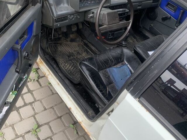 Білий ВАЗ 2109, об'ємом двигуна 1.5 л та пробігом 200 тис. км за 800 $, фото 4 на Automoto.ua