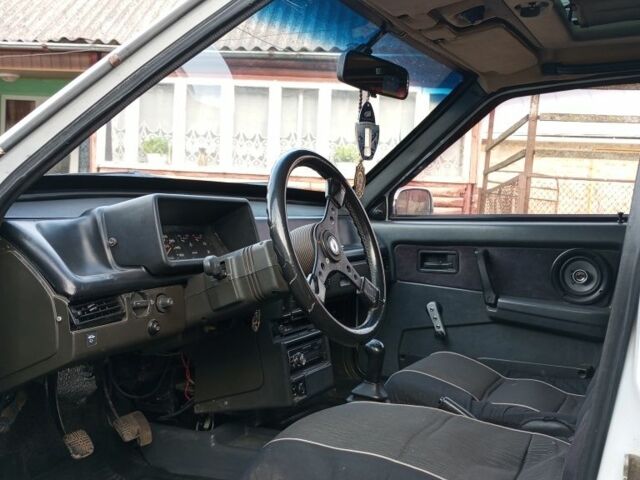 Белый ВАЗ 2109, объемом двигателя 1.5 л и пробегом 100 тыс. км за 1000 $, фото 7 на Automoto.ua