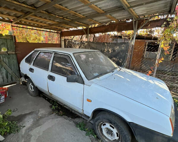 ВАЗ 2109 1997 в Запорожье на Automoto.ua Белый ВАЗ 2109, объемом двигателя 1.5 л и пробегом 300 тыс. км за 950 $, фото 2 на Automoto.ua