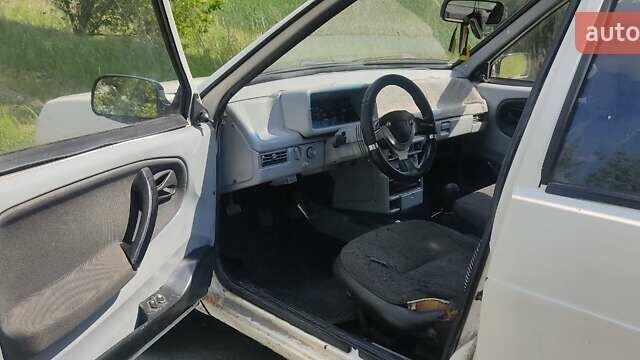 Белый ВАЗ 2109, объемом двигателя 1.5 л и пробегом 34 тыс. км за 1500 $, фото 3 на Automoto.ua